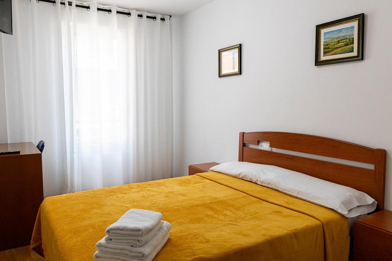 Yani'S Hospedaje Pension 1 Estrella Arriondas Eksteriør billede